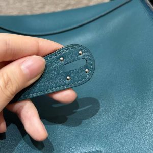 Hermes Lindy 26 CM Bag Handmade In Swift Leather Sliver Hardware W0 Vert Bosphore - Image 3