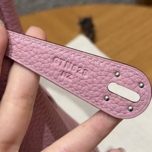 Hermes Lindy 26 CM Bag Handmade In Taurillon Clemence Leather Silver Hardware X9 Mauve - Image 15