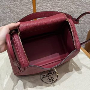 Hermes Lindy 26 CM Bag Handmade In Taurillon Clemence Leather Gold Hardware k1 Rouge Grenat - Image 13