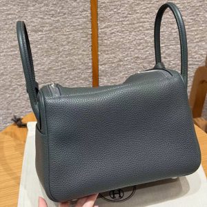 Hermes Lindy 26 CM Bag Handmade In Taurillon Clemence Leather Silver Hardware q0 Vert Mangrove - Image 2