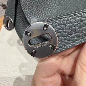 Hermes Lindy 26 CM Bag Handmade In Taurillon Clemence Leather Silver Hardware q0 Vert Mangrove - Image 15