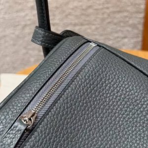 Hermes Lindy 26 CM Bag Handmade In Taurillon Clemence Leather Silver Hardware q0 Vert Mangrove - Image 10