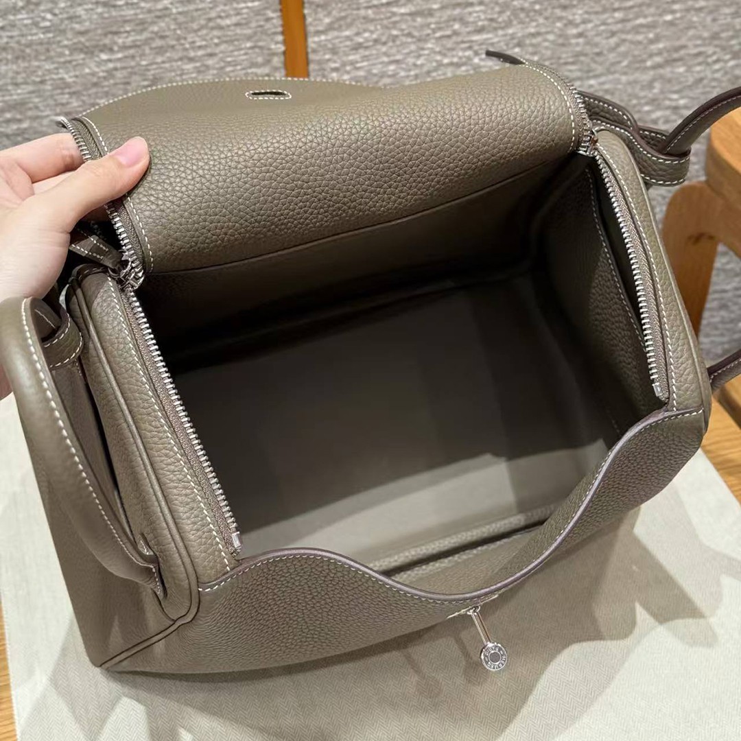 Hermes Lindy 30 CM Bag Handmade In Clemence Calfskin Leather Silver Hardware 18 Etoupe - Image 13