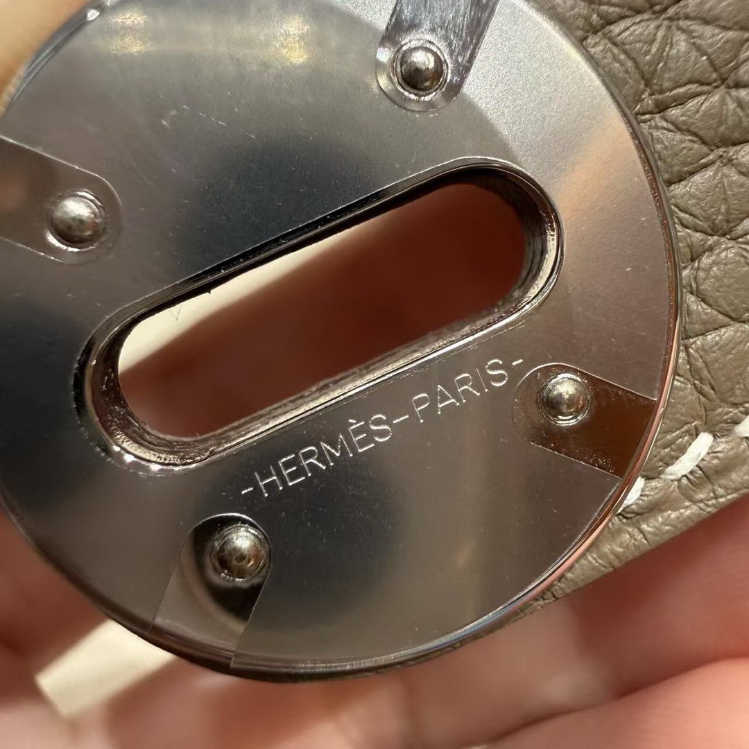 Hermes Lindy 30 CM Bag Handmade In Clemence Calfskin Leather Silver Hardware 18 Etoupe - Image 10