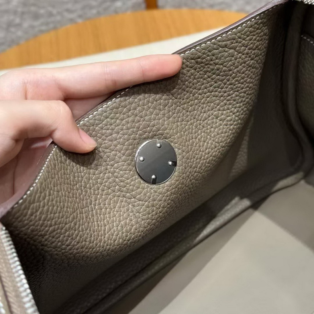 Hermes Lindy 30 CM Bag Handmade In Clemence Calfskin Leather Silver Hardware 18 Etoupe - Image 4