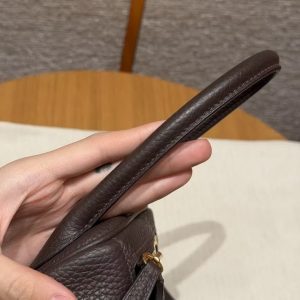 Hermes Lindy 30 CM Bag Handmade In Taurillon Clemence Leather Gold Hardware 47 Chocolate - Image 6