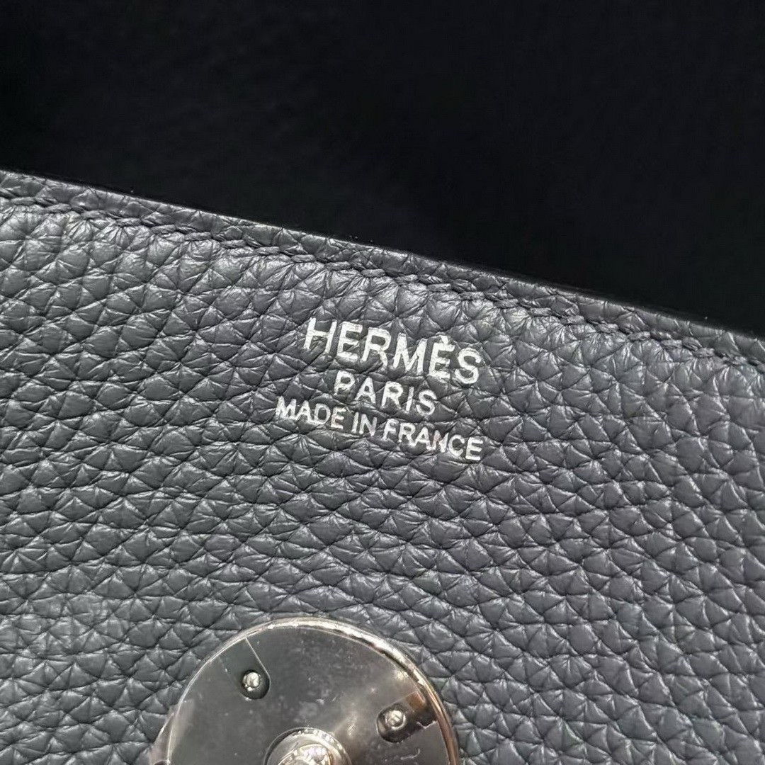 Hermes Lindy 30 CM Bag Handmade In Clemence Calfskin Leather Silver Hardware 88 Graphite - Image 14