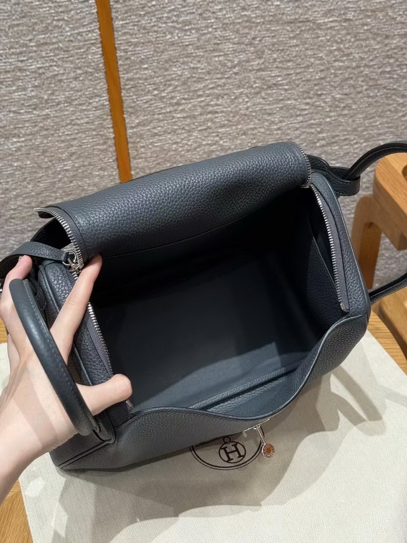 Hermes Lindy 30 CM Bag Handmade In Clemence Calfskin Leather Silver Hardware 88 Graphite - Image 10