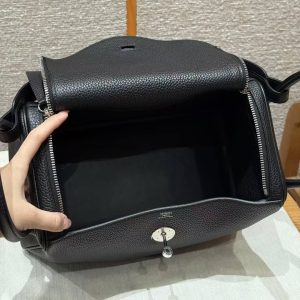 Hermes Lindy 30 CM Bag Handmade In Taurillon Clemence Leather Sliver Hardware 89 Noir - Image 16