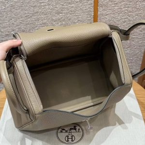 Hermes Lindy 30 CM Bag Handmade In Taurillon Clemence Leather Sliver Hardware 8Q Beige Marfa - Image 13