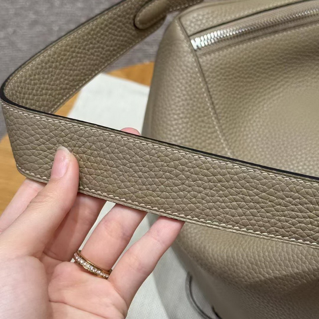 Hermes Lindy 30 CM Bag Handmade In Taurillon Clemence Leather Sliver Hardware 8Q Beige Marfa - Image 3
