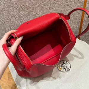 Hermes Lindy 30 CM Bag Handmade In Taurillon Clemence Leather Gold Hardware Q5 Rouge Casaque - Image 4