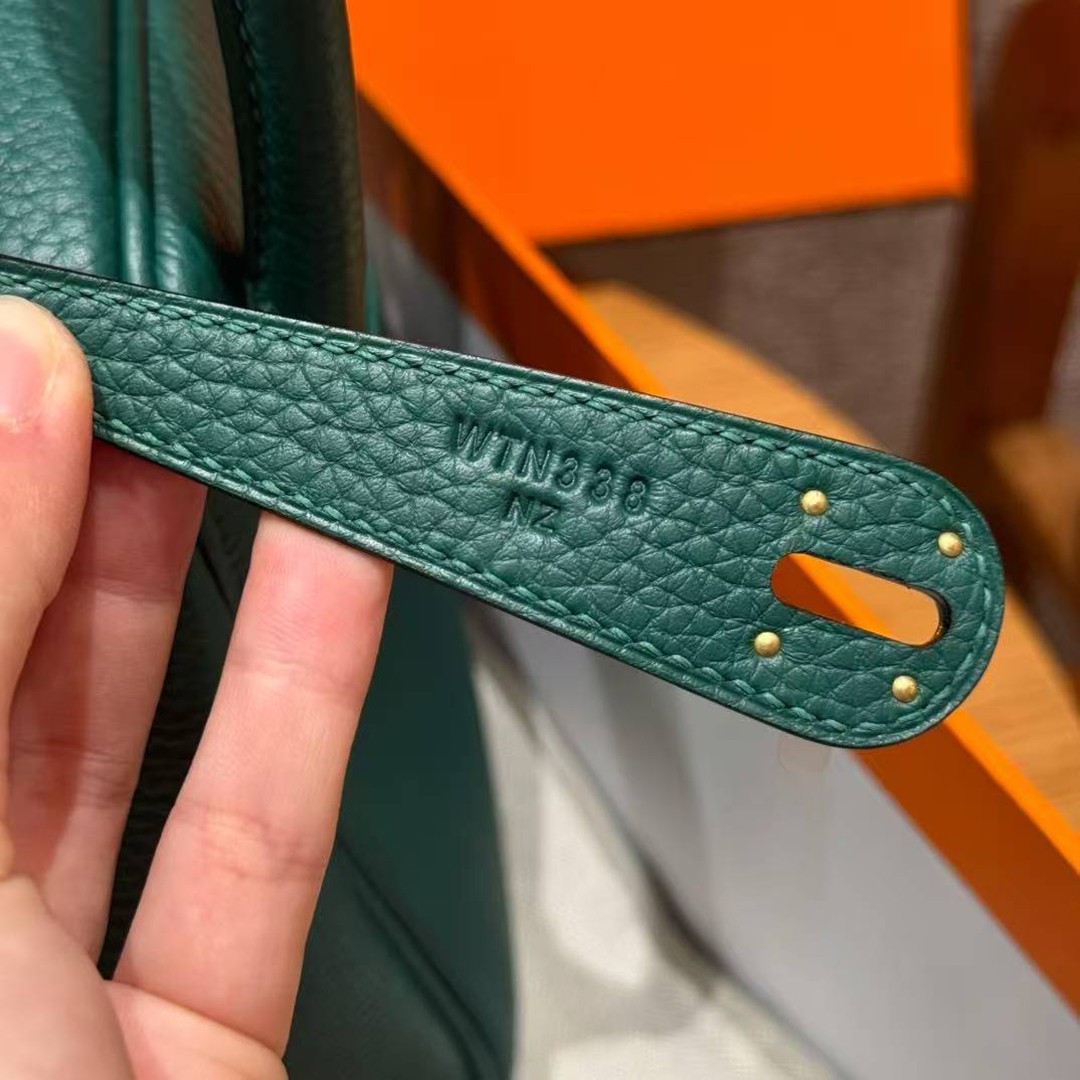 Hermes Lindy 30 CM Bag Handmade In Taurillon Clemence Leather Gold Hardware Z6 Malachite - Image 7