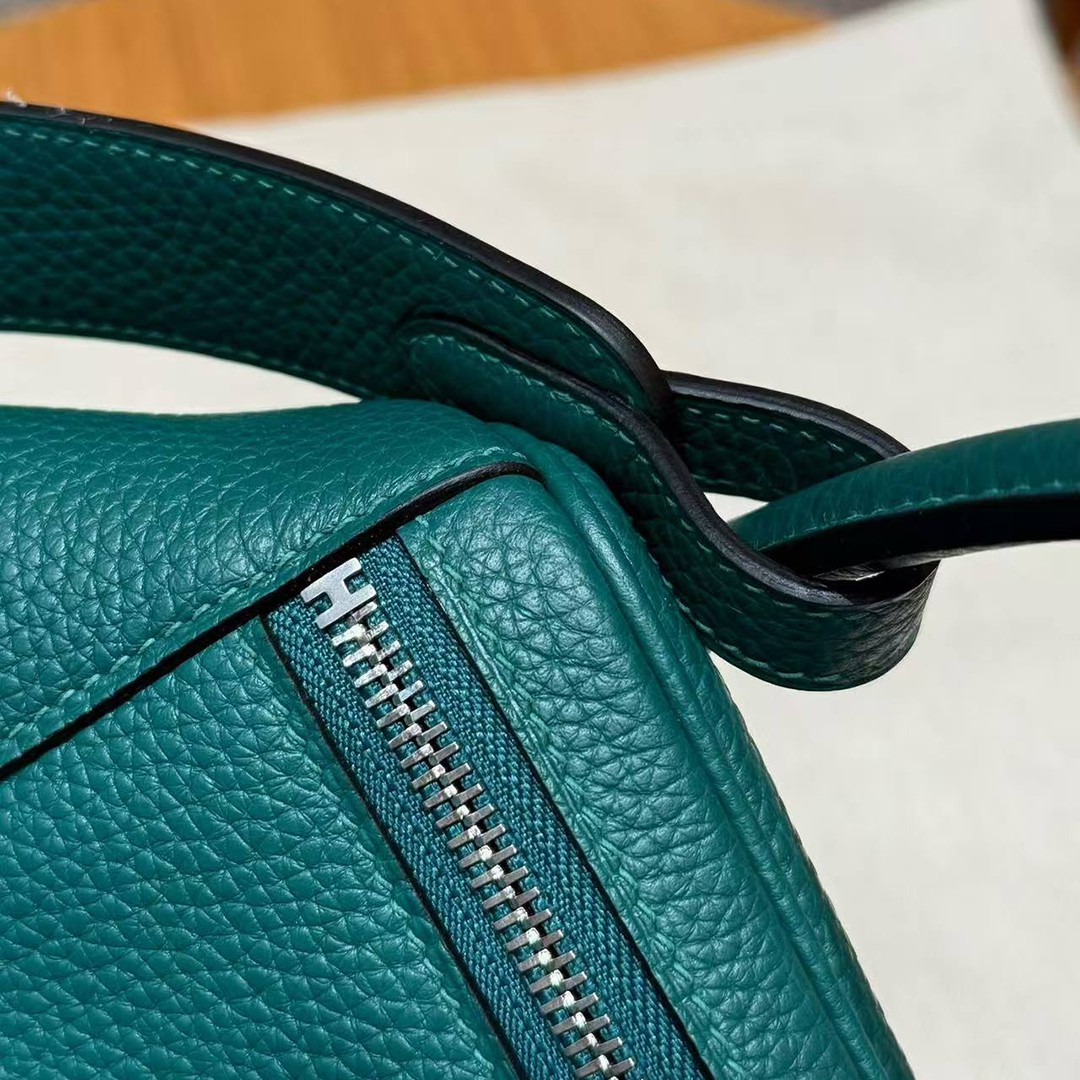 Hermes Lindy 30 CM Bag Handmade In Taurillon Clemence Leather Silver Hardware Z6 Malachite - Image 7