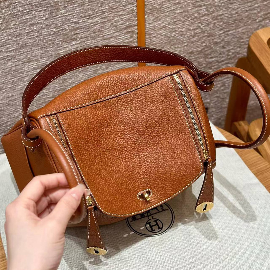 Hermes Lindy 30 CM Bag Handmade In Taurillon Clemence Leather Gold Hardware ck37 Gold - Image 13