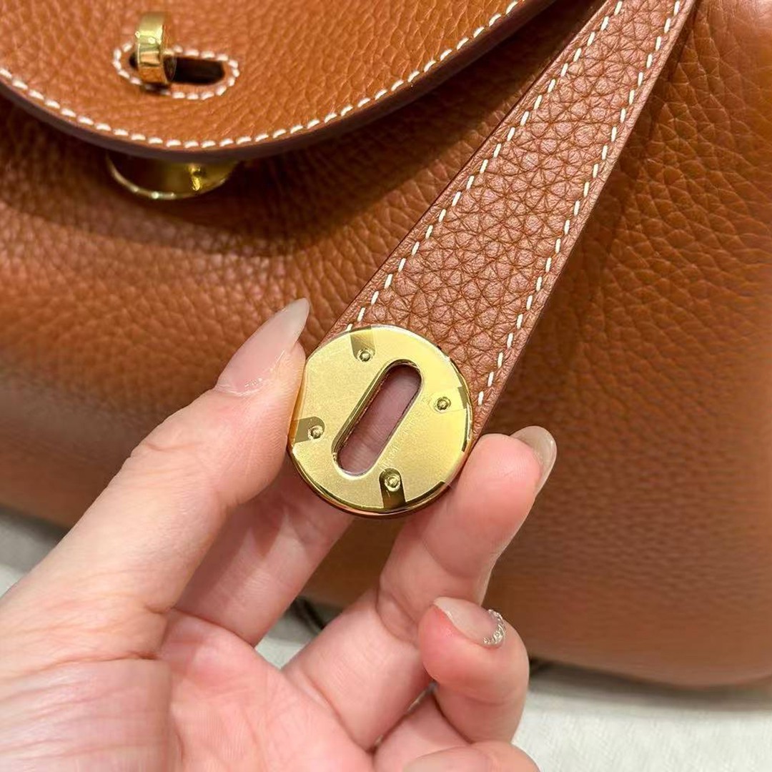 Hermes Lindy 30 CM Bag Handmade In Taurillon Clemence Leather Gold Hardware ck37 Gold - Image 11