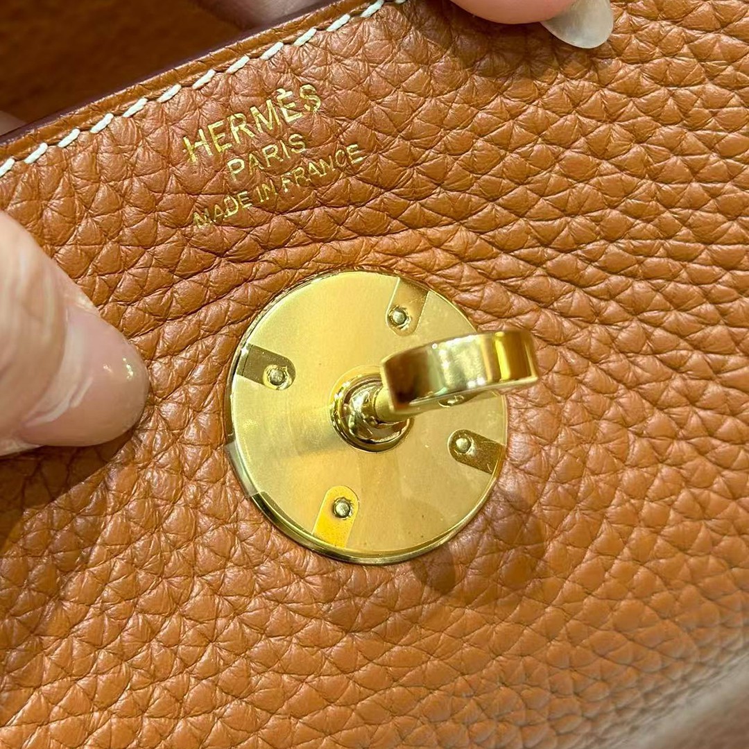 Hermes Lindy 30 CM Bag Handmade In Taurillon Clemence Leather Gold Hardware ck37 Gold - Image 5