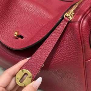 Hermes Lindy 30 CM Bag Handmade In Taurillon Clemence Leather Gold Hardware k1 Rouge Grenat - Image 6