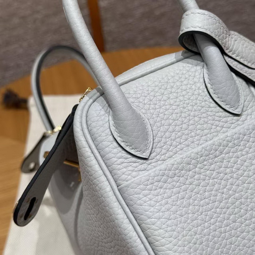 Hermes Lindy Mini 19 CM Bag Handmade In Taurillon Clemence Leather Gold Hardware 08 Blue Pale - Image 14