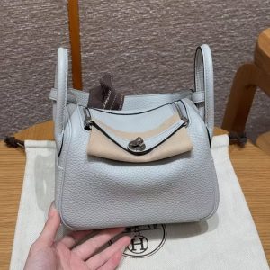 Hermes Lindy Mini 19 CM Bag Handmade In Taurillon Clemence Leather Silver Hardware 08 Blue Pale - Image 2