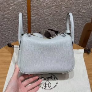 Hermes Lindy Mini 19 CM Bag Handmade In Taurillon Clemence Leather Silver Hardware 08 Blue Pale - Image 21