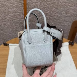 Hermes Lindy Mini 19 CM Bag Handmade In Taurillon Clemence Leather Silver Hardware 08 Blue Pale - Image 20