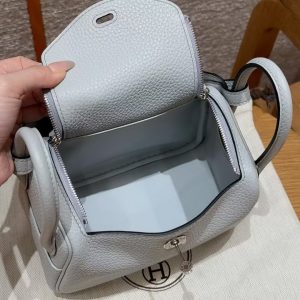 Hermes Lindy Mini 19 CM Bag Handmade In Taurillon Clemence Leather Silver Hardware 08 Blue Pale - Image 16