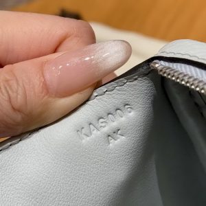 Hermes Lindy Mini 19 CM Bag Handmade In Taurillon Clemence Leather Silver Hardware 08 Blue Pale - Image 13