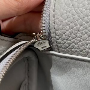 Hermes Lindy Mini 19 CM Bag Handmade In Taurillon Clemence Leather Silver Hardware 08 Blue Pale - Image 12