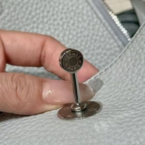 Hermes Lindy Mini 19 CM Bag Handmade In Taurillon Clemence Leather Silver Hardware 08 Blue Pale - Image 11