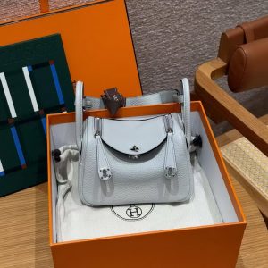 Hermes Lindy Mini 19 CM Bag Handmade In Taurillon Clemence Leather Silver Hardware 08 Blue Pale - Image 3