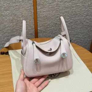 Hermes Lindy Mini 19 CM Bag Handmade In Taurillon Clemence Leather Silver Hardware 09 Mauve Pale