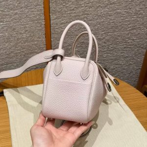 Hermes Lindy Mini 19 CM Bag Handmade In Taurillon Clemence Leather Silver Hardware 09 Mauve Pale - Image 18