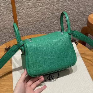 Hermes Lindy Mini 19 CM Bag Handmade In Taurillon Clemence Leather Silver Hardware 0T Vert Comics - Image 2