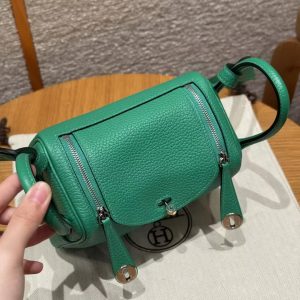Hermes Lindy Mini 19 CM Bag Handmade In Taurillon Clemence Leather Silver Hardware 0T Vert Comics - Image 15