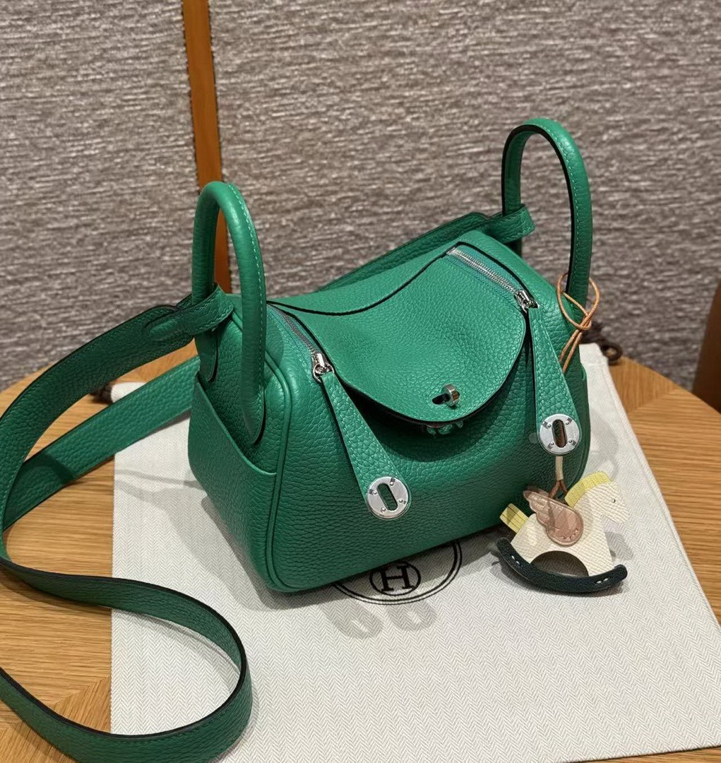 Hermes Lindy Mini 19 CM Bag Handmade In Taurillon Clemence Leather Silver Hardware 0T Vert Comics - Image 11