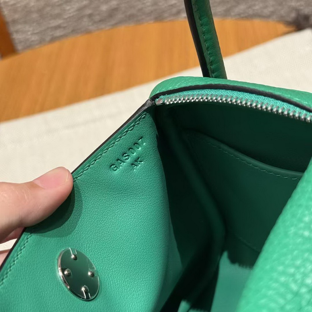 Hermes Lindy Mini 19 CM Bag Handmade In Taurillon Clemence Leather Silver Hardware 0T Vert Comics - Image 5