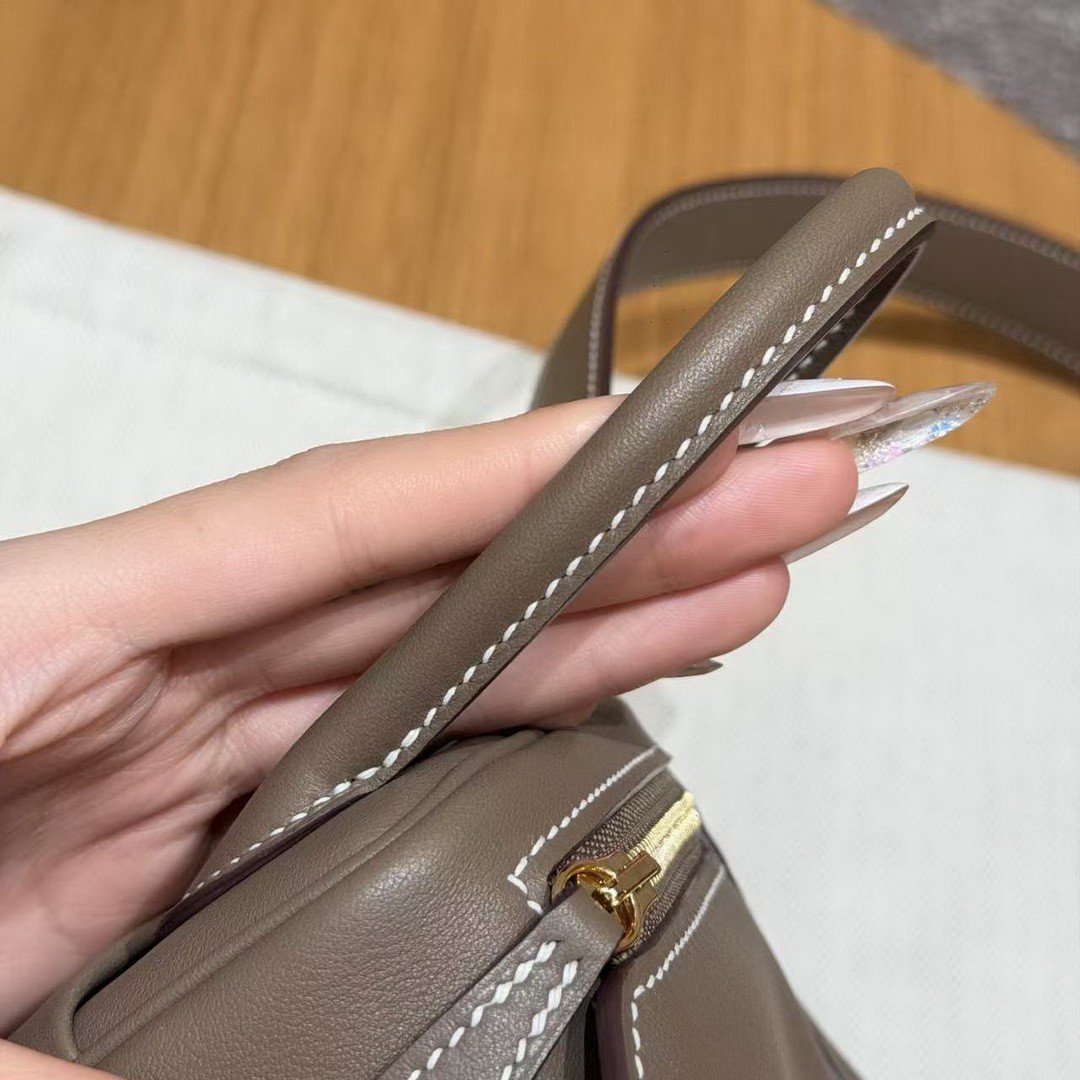 Hermes Lindy Mini 19 CM Bag Handmade In Swift Leather Gold Hardware 18 Etoupe - Image 7