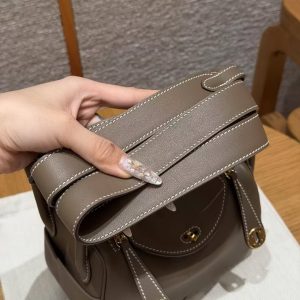 Hermes Lindy Mini 19 CM Bag Handmade In Swift Leather Gold Hardware 18 Etoupe - Image 4
