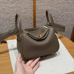 Hermes Lindy Mini 19 CM Bag Handmade In Taurillon Clemence Leather Gold Hardware 18 Etoupe