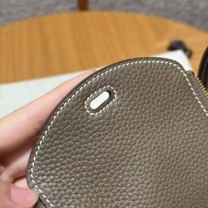 Hermes Lindy Mini 19 CM Bag Handmade In Taurillon Clemence Leather Gold Hardware 18 Etoupe - Image 6