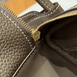 Hermes Lindy Mini 19 CM Bag Handmade In Taurillon Clemence Leather Gold Hardware 18 Etoupe - Image 5