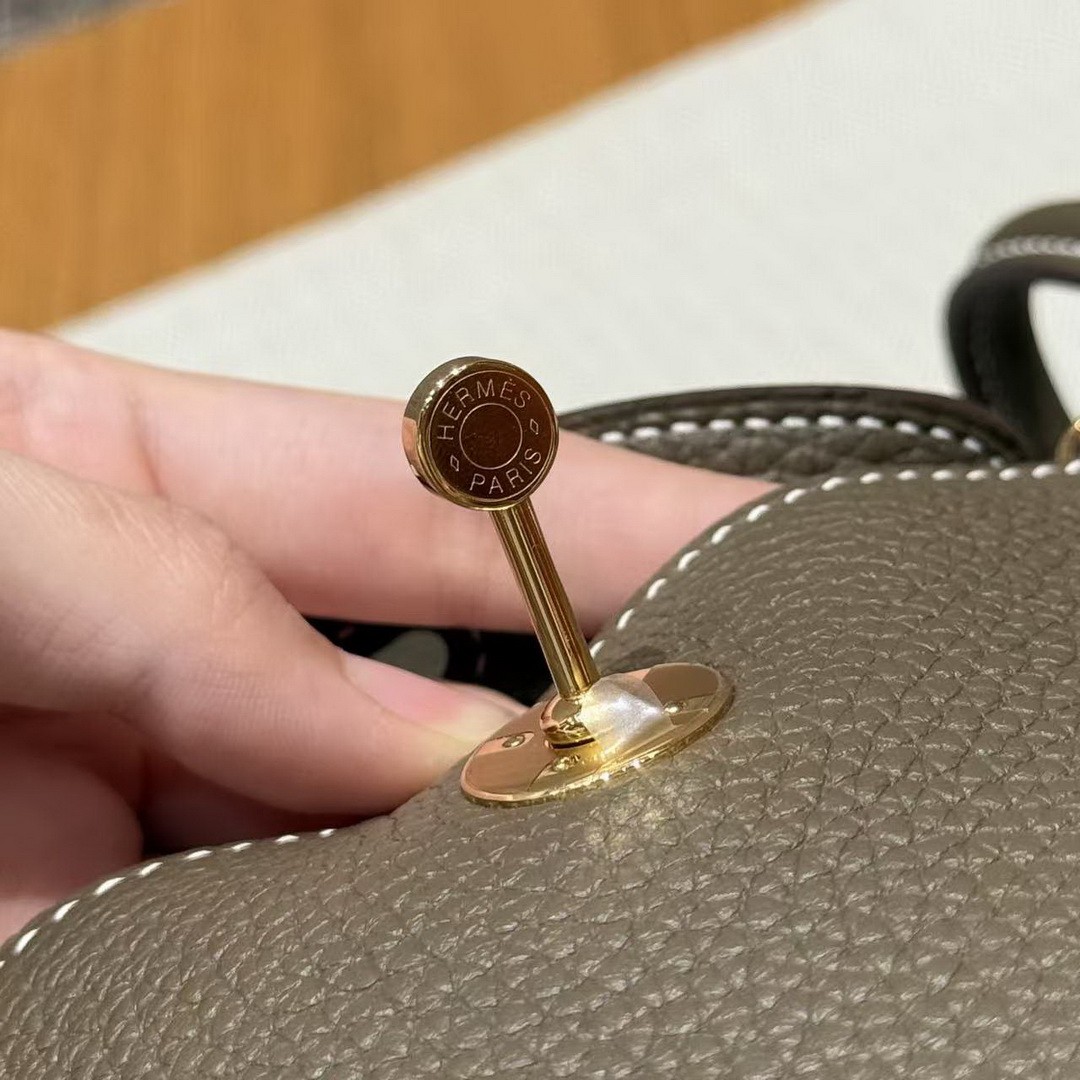 Hermes Lindy Mini 19 CM Bag Handmade In Taurillon Clemence Leather Gold Hardware 18 Etoupe - Image 3