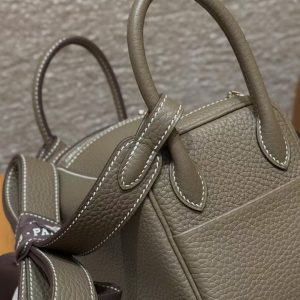Hermes Lindy Mini 19 CM Bag Handmade In Taurillon Clemence Leather Silver Hardware 18 Etoupe - Image 16