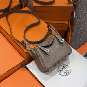 Hermes Lindy Mini 19 CM Bag Handmade In Taurillon Clemence Leather Silver Hardware 18 Etoupe - Image 3