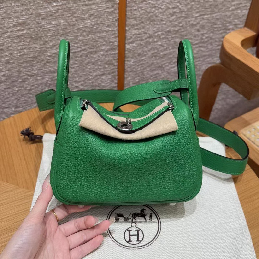 Hermes Lindy Mini 19 CM Bag Handmade In Taurillon Clemence Leather Silver Hardware 1k Bambou - Image 19