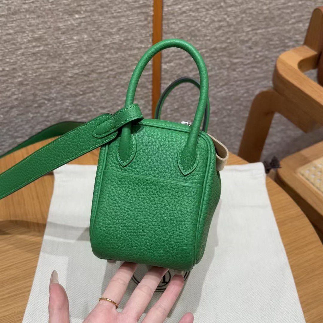 Hermes Lindy Mini 19 CM Bag Handmade In Taurillon Clemence Leather Silver Hardware 1k Bambou - Image 17