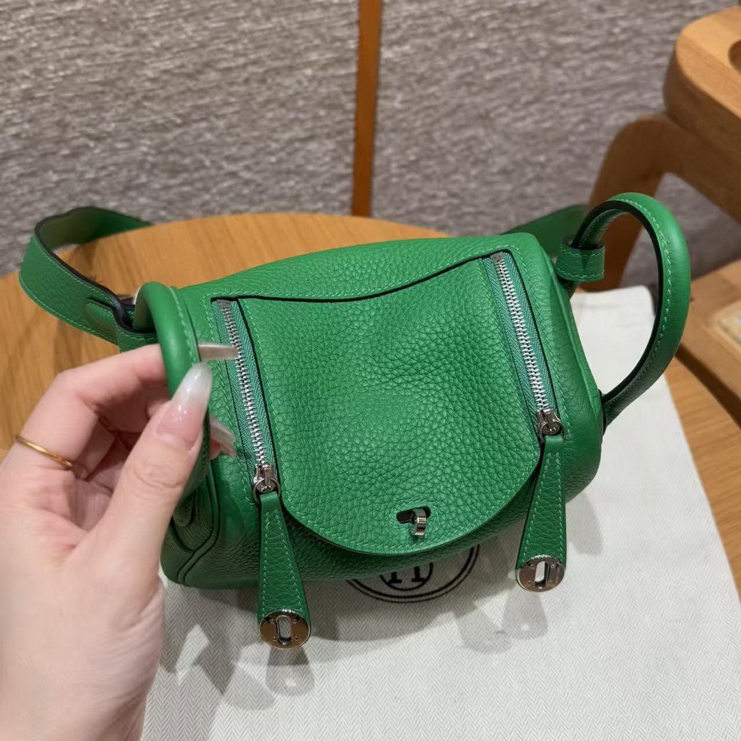 Hermes Lindy Mini 19 CM Bag Handmade In Taurillon Clemence Leather Silver Hardware 1k Bambou - Image 10