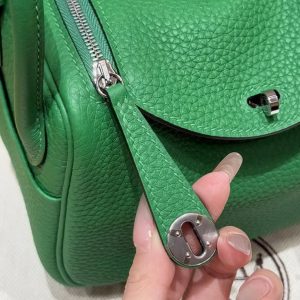 Hermes Lindy Mini 19 CM Bag Handmade In Taurillon Clemence Leather Silver Hardware 1k Bambou - Image 8