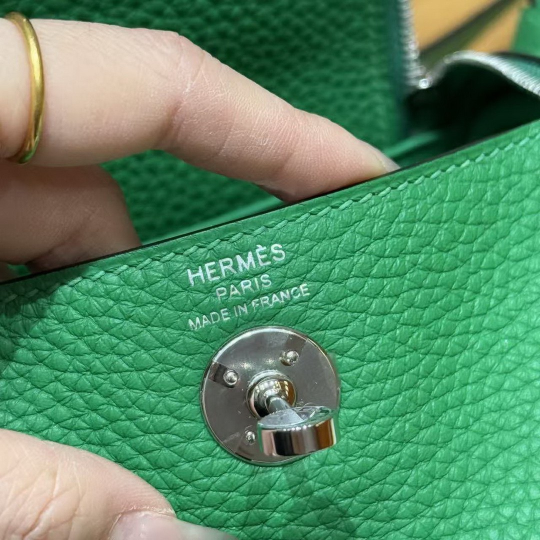 Hermes Lindy Mini 19 CM Bag Handmade In Taurillon Clemence Leather Silver Hardware 1k Bambou - Image 4